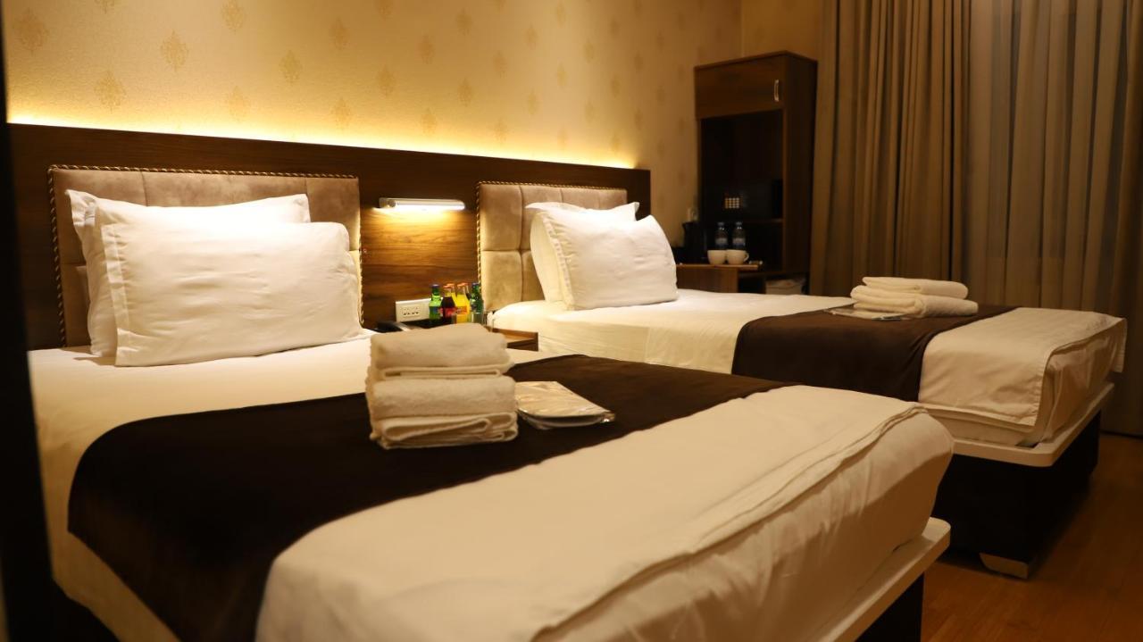 Grand Avenue Hotel Tasjkent Eksteriør billede